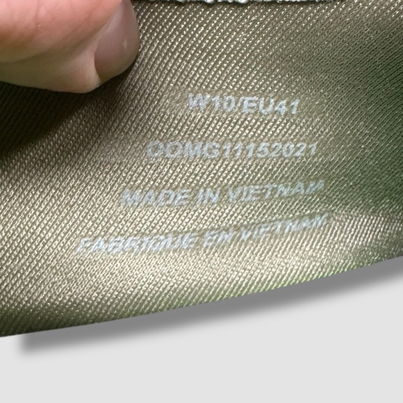 Oofos OOmg eeZee Low Women’s Size 10 Slip On Comfort Sneaker Tan Camouflage - Picture 10 of 10